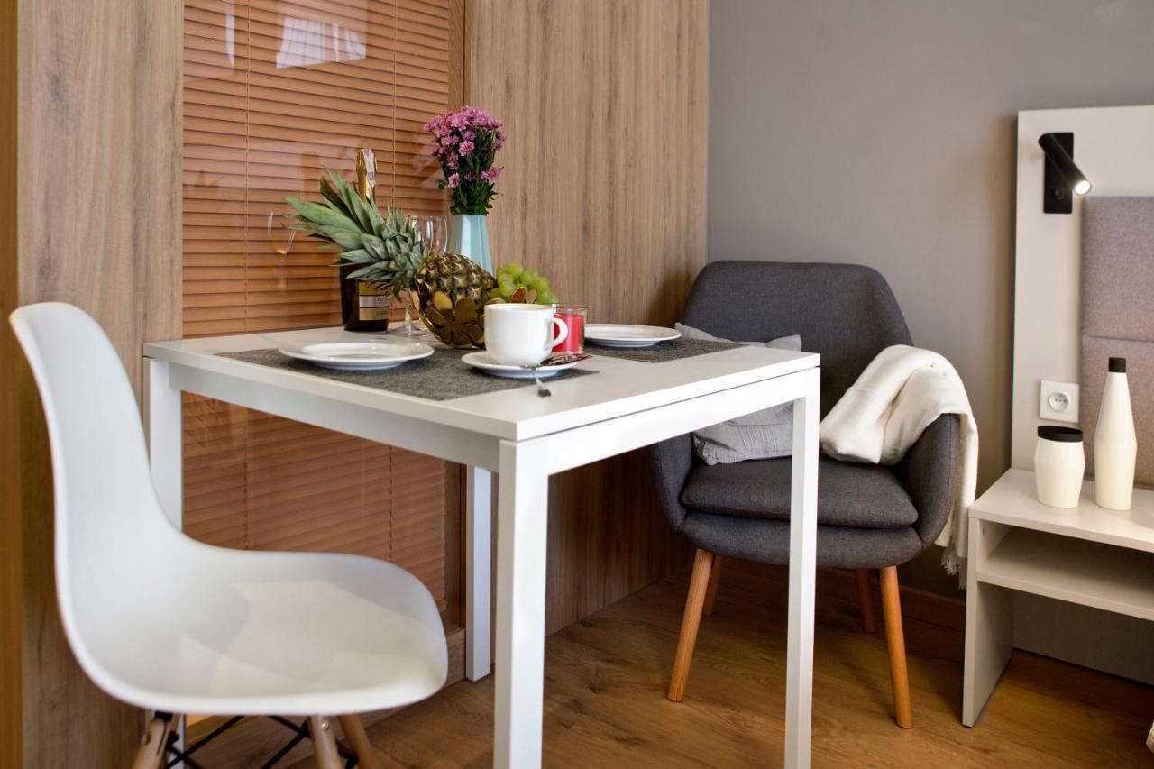 Wolska Residence Serviced Apartments Varsovie Extérieur photo