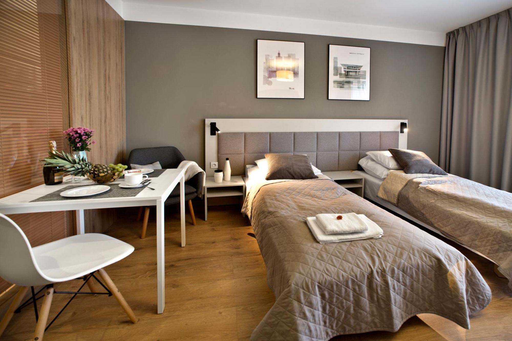 Wolska Residence Serviced Apartments Varsovie Extérieur photo