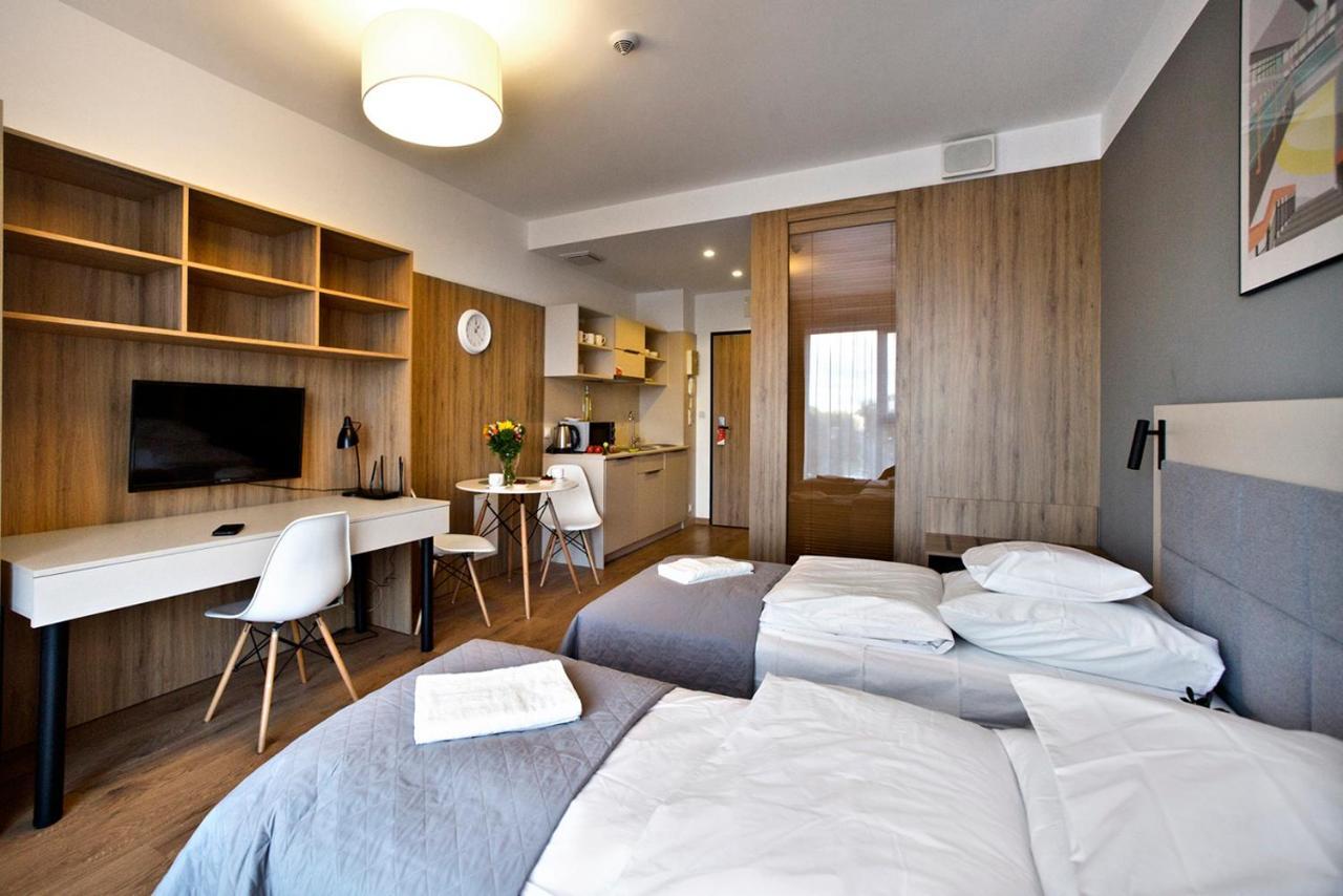 Wolska Residence Serviced Apartments Varsovie Extérieur photo
